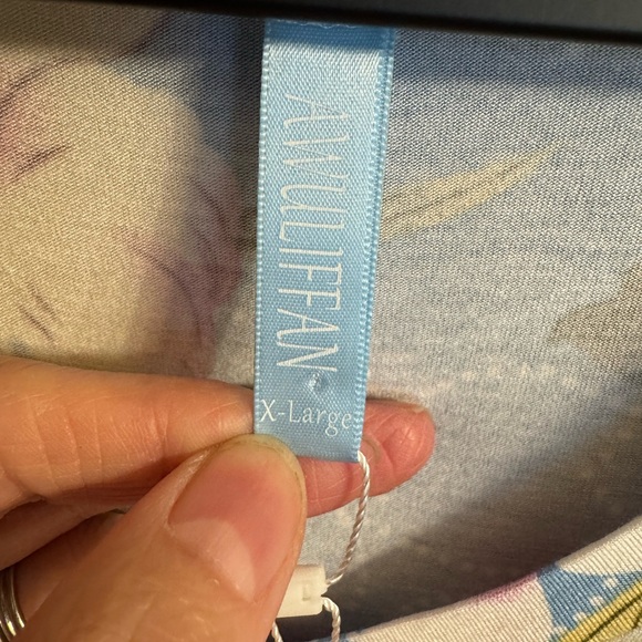 NWT Size XL Blue Floral Print Blue Women's Tunic Top W/Long Sleeve & V-Neckline - Picture 13 of 13